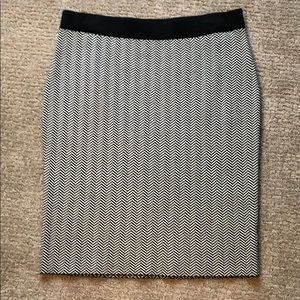 Elle black and white herringbone skirt